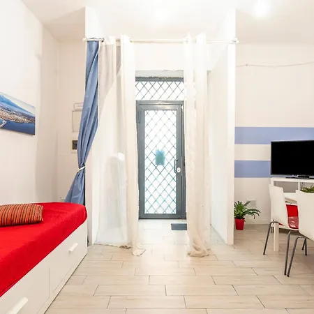 Guesthost - Caronda Street